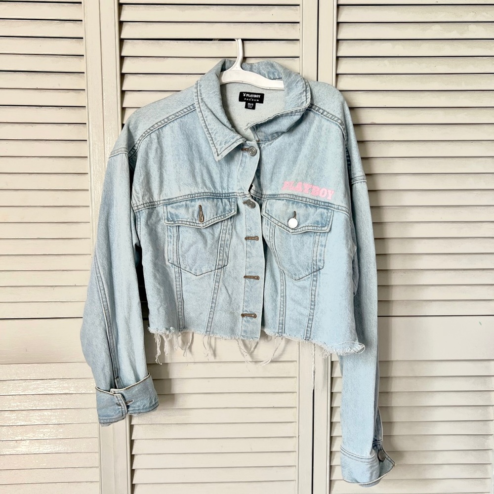 Playboy by Pacsun cropped denim jacket 💓
